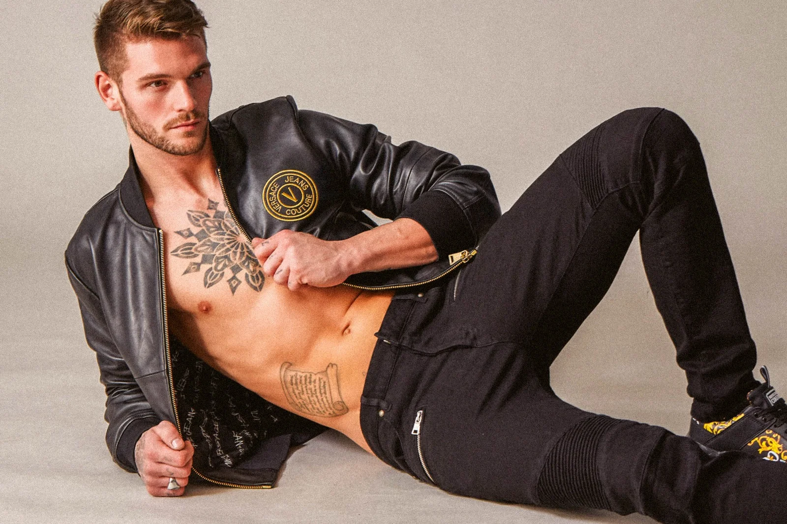 Look Versace Jeans Couture — Fashion Top Brand